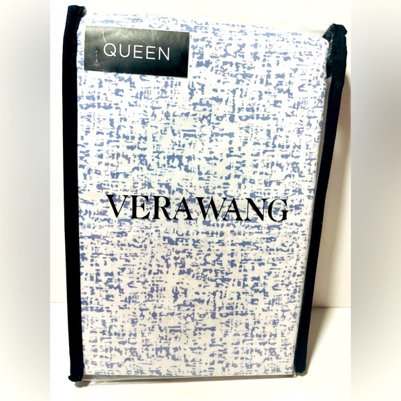 Vera Wang Set of 2 Luxurious Satin Weave Fragments Blue Queen Size Pillowcases - Picture 1 of 12
